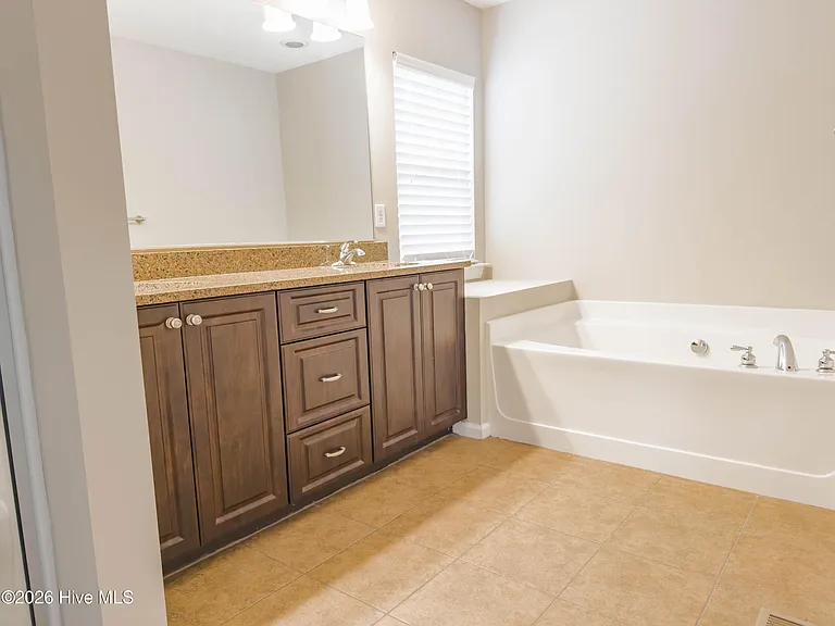 1945 Kenlock Dr — Photo 17