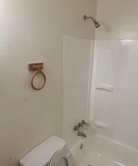 5020 Nottingham Dr — Photo 3