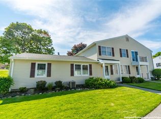 5 Eagle Ln, Fairport, NY 14450