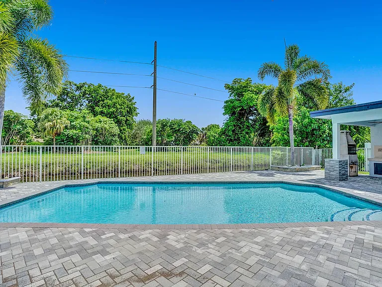 16610 Royal Poinciana Ct — Photo 64