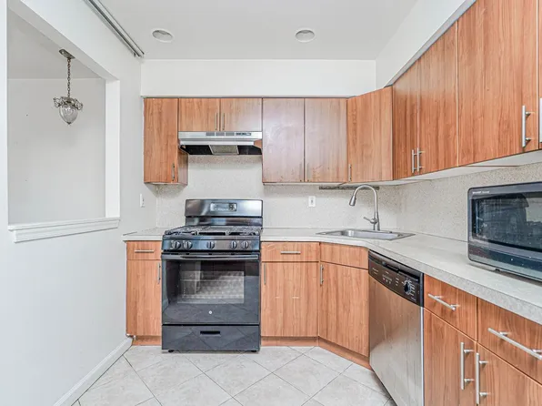 3107 Emmons Avenue image 11 of 30