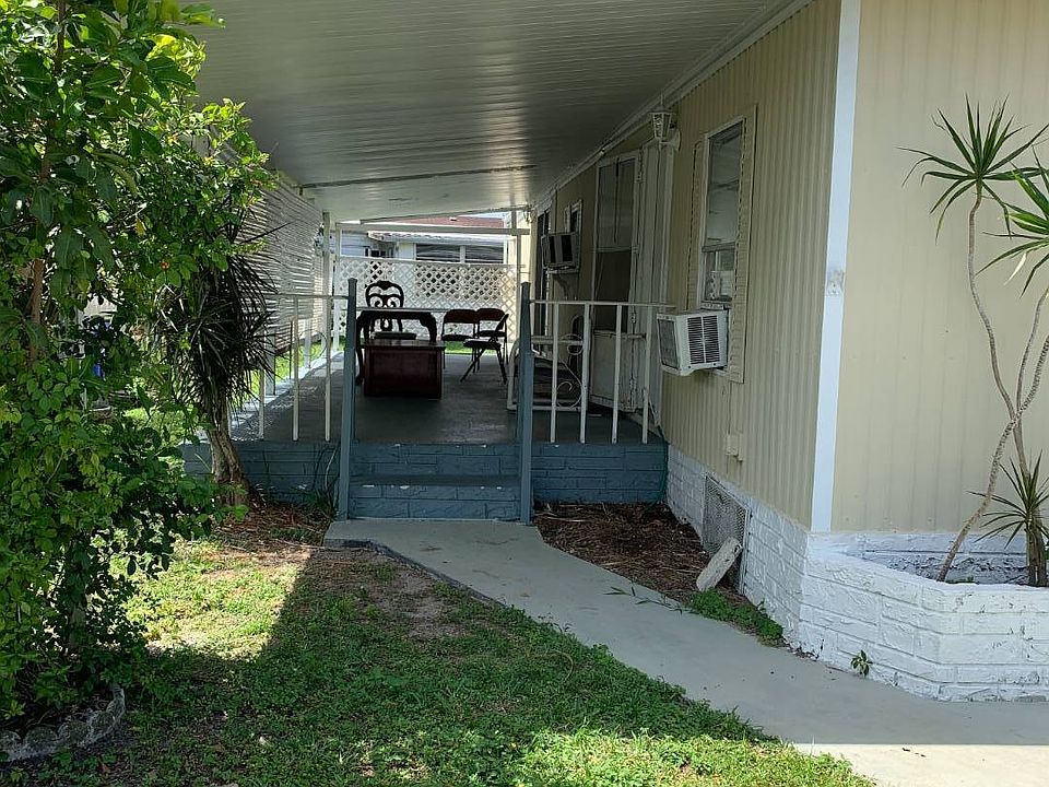 2nd image of 6620 NW 28th St