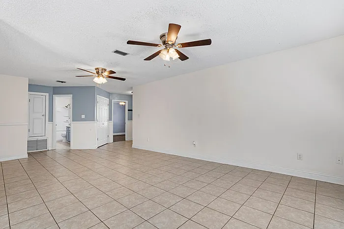1517 Porpoise St — Photo 4