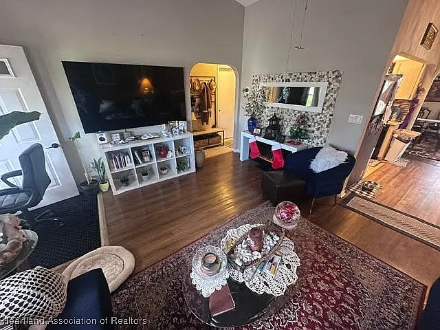 4315 Vantage Cir — Photo 10
