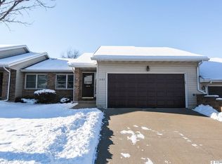 2165 Crown Point Rd, Dubuque, IA 52002