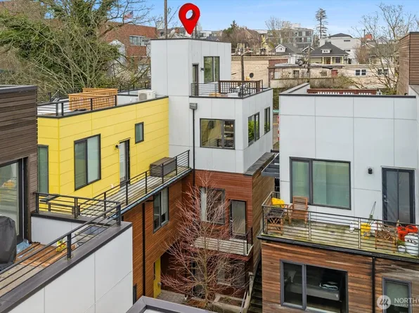 3813 Fremont Lane N, Seattle, WA 98103