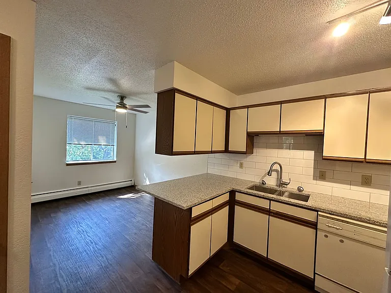 Ashwood Birchwood Apartments — Photo 30