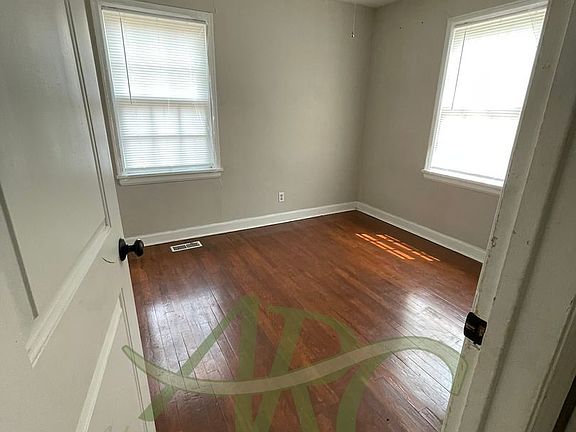 5th image of 2210 Court St