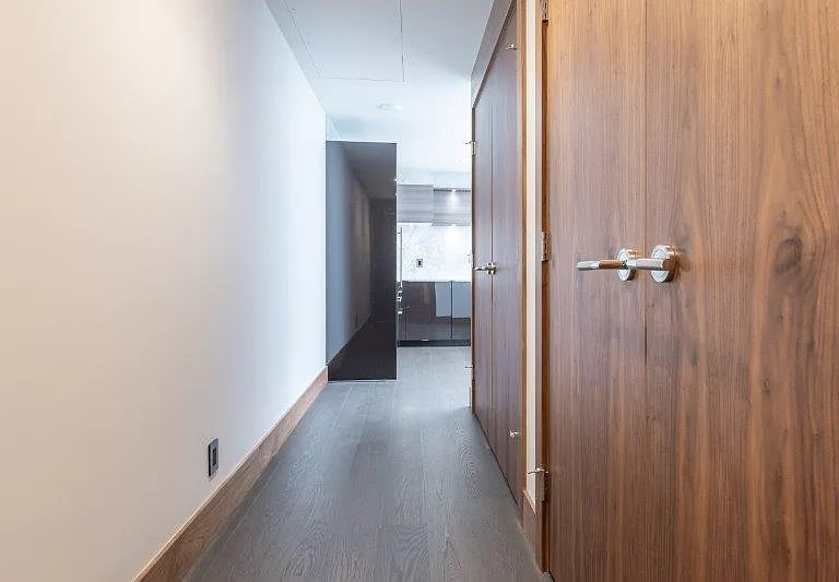 738 1st Ave SW #902 — Photo 2
