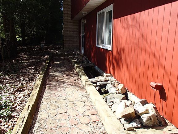  Front Door with Side Pond