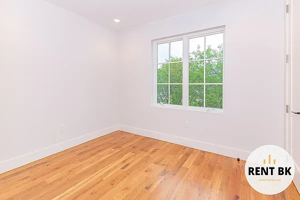 Rented by RENTBK LLC | media 4