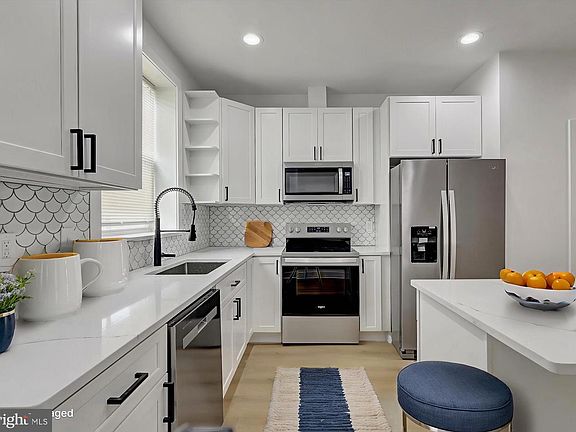 4th image of 417 N Milton Ave