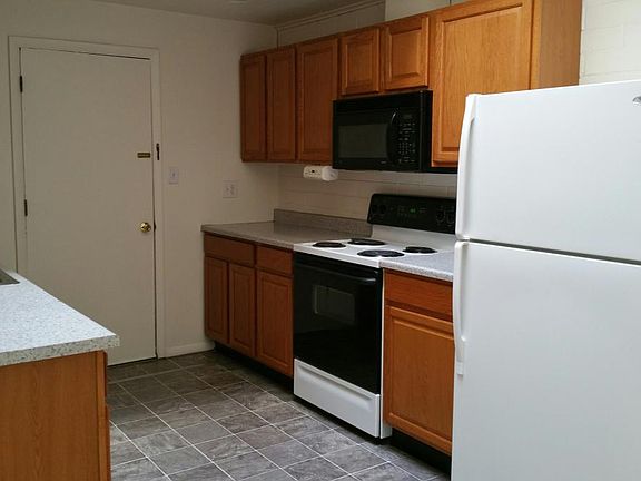 Stov, dishwasher, refrigerator, microwave