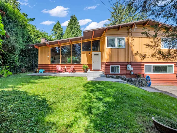 3091 Lazy A St, Coquitlam, BC V3C 3N8