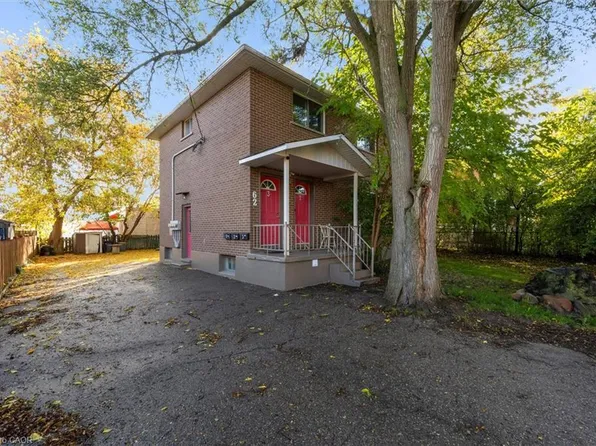 62 Bond St, Kitchener, ON N2H 4S5