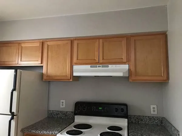 4410 N Longview Ave — Photo 2
