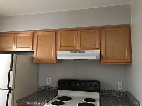 2nd image of 4410 N Longview Ave Unit 117