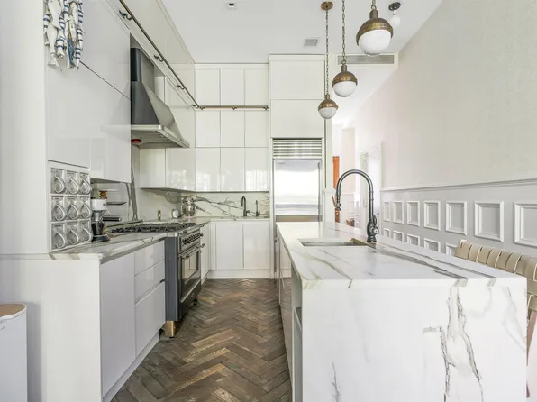 457 West 22nd Street image 6 of 45