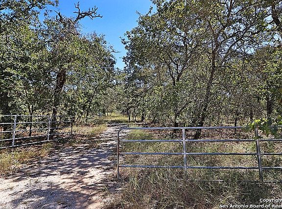 3rd image of 1662 Polly Ln