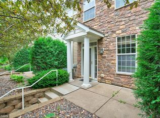 3029 Hemingway Trl N UNIT 2, Maplewood, MN 55109