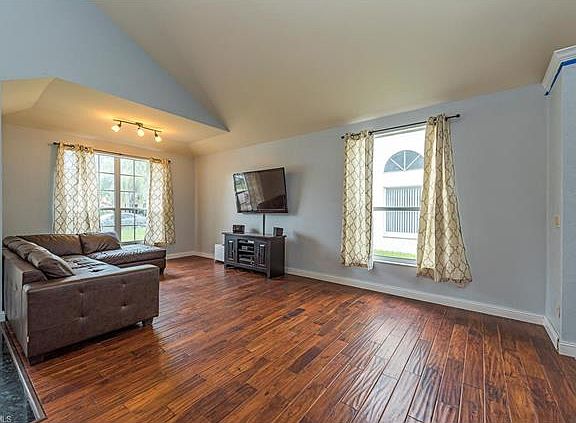 2nd image of 17940 Castle Harbor Dr
