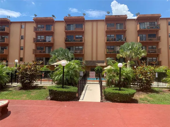 1800 W 54th St APT 302, Hialeah, FL 33012