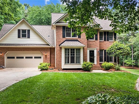 2nd image of 319 N Deerfield Cir