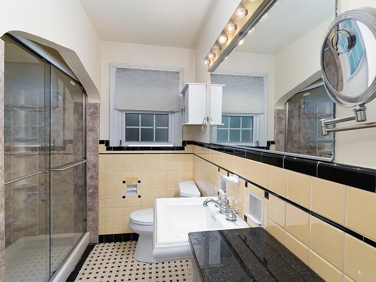 7620 Montgomery Rd — Photo 13