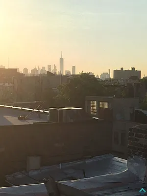 Rented by EXR | media 9