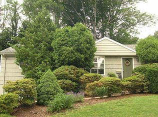 90 Brook Rd, Park Ridge, NJ 07656