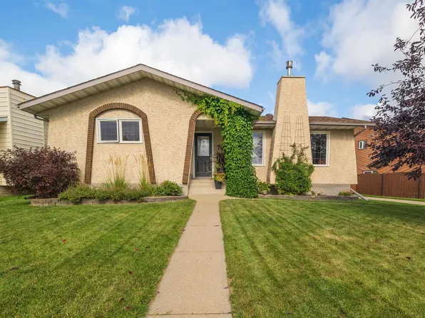 704 Warwick Rd NW, Edmonton, AB T5X 4R3