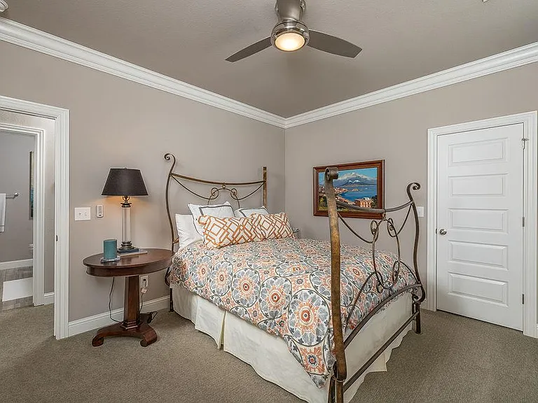 1235 E Adelaide Ln — Photo 36