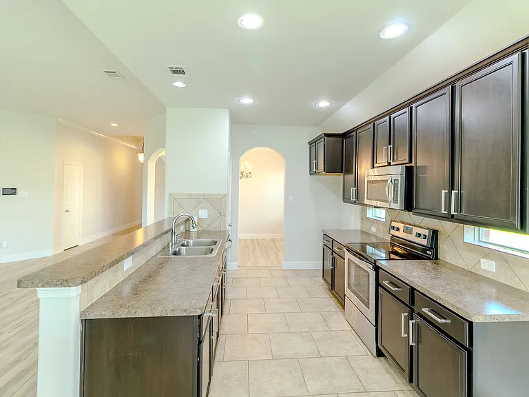 3105 Clear Springs Dr — Photo 7