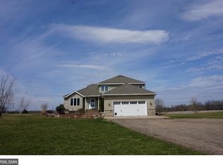 893 Willow River Dr, Hudson, WI 54016