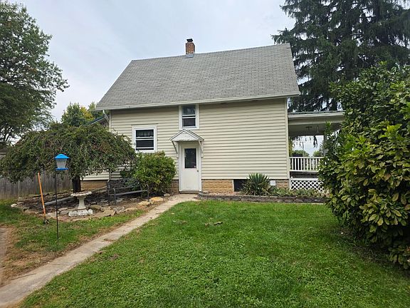 3rd image of 902 Timpe Rd