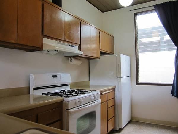 2nd image of 215 W Arrellaga St APT 8