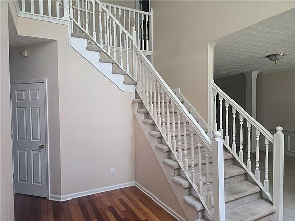 5th image of 171 Wilson Dr