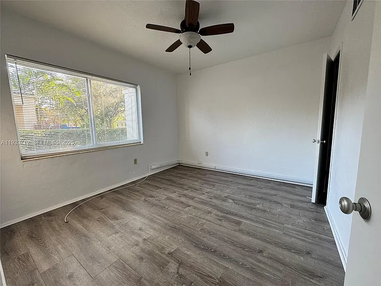 251 Hibiscus Dr #4 — Photo 15