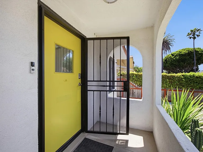 744 Flower Ave — Photo 45