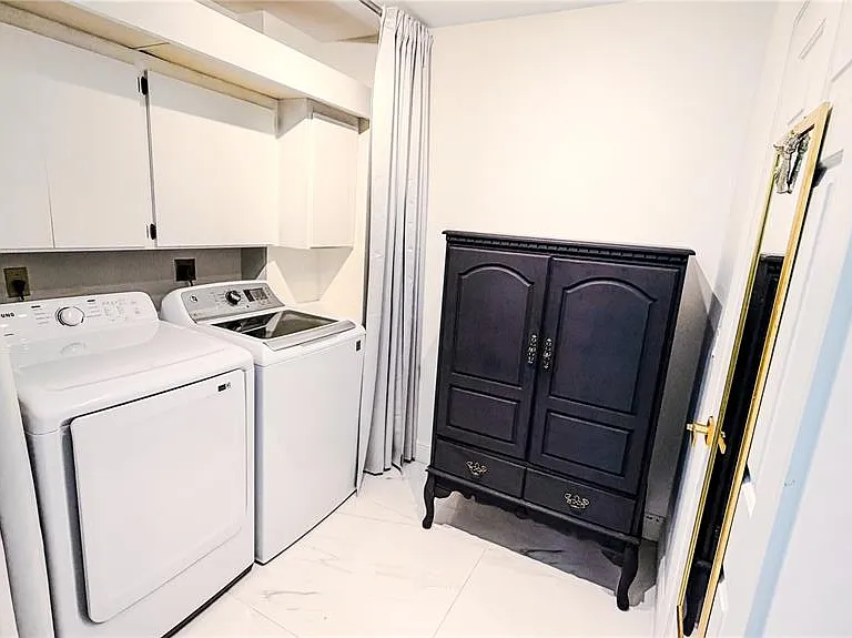 3635 Whitehall Dr #401 — Photo 33