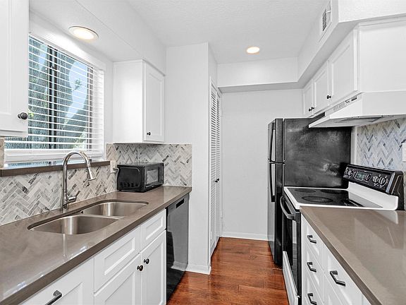 4th image of 12100 Melville Dr APT 708G