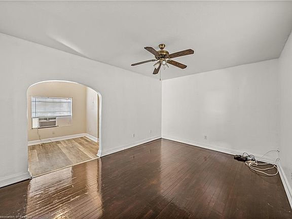 5th image of 241 E Seminole Ave