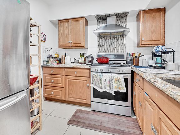 3rd image of 373 Palisade Ave #1