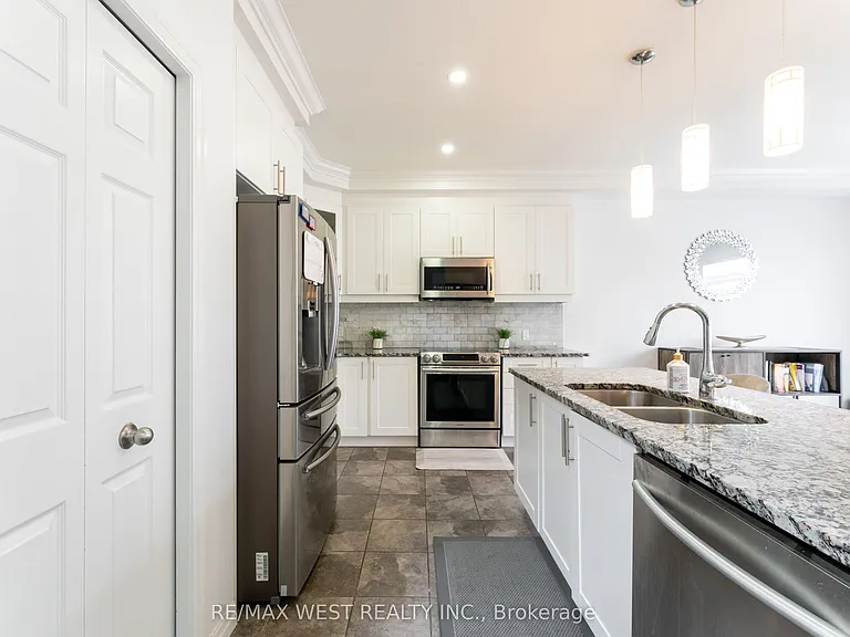 301 Freure Dr — Photo 12