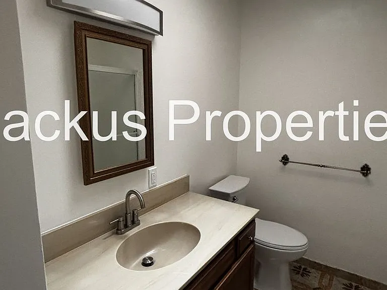 681 Alice St — Photo 12