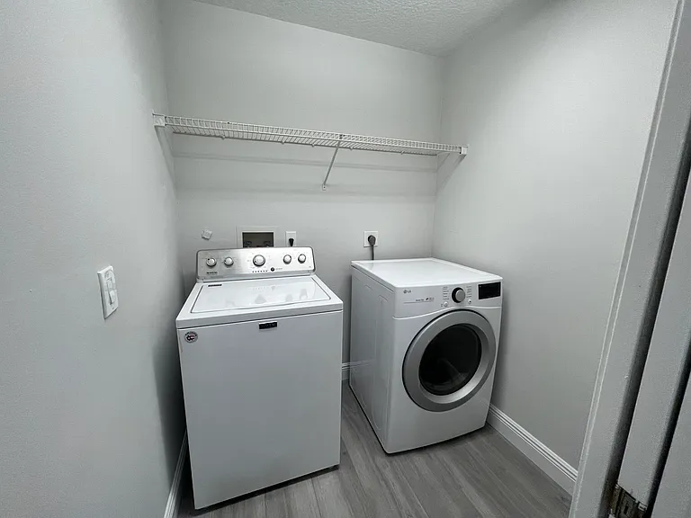 1598 Hawthorne Pl — Photo 36