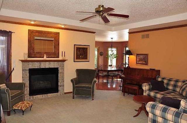 1st image of 225 Killdeer Ave