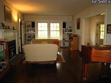 4th image of 2221 Tudor Dr