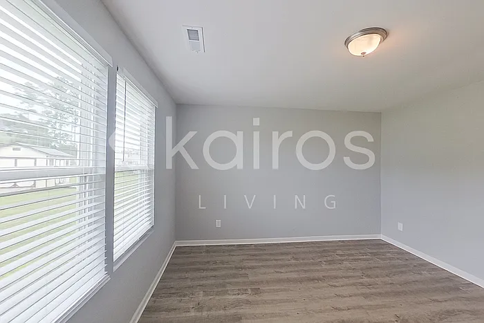 102 Kyles Dr — Photo 15