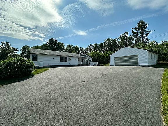 5th image of 321 N Berwick Rd